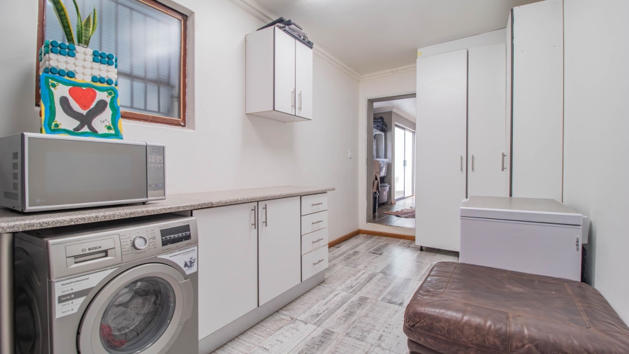 2 Bedroom Property for Sale in Victoria Park Western Cape